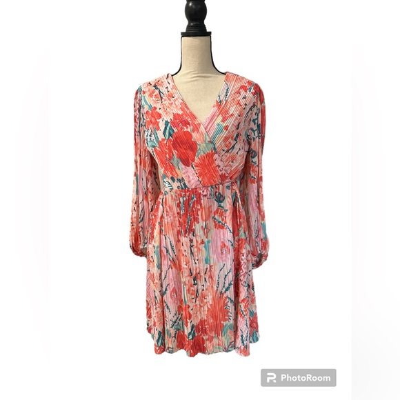 H&M Dresses & Skirts - H & M Floral long sleeve dress with bubble sleeve